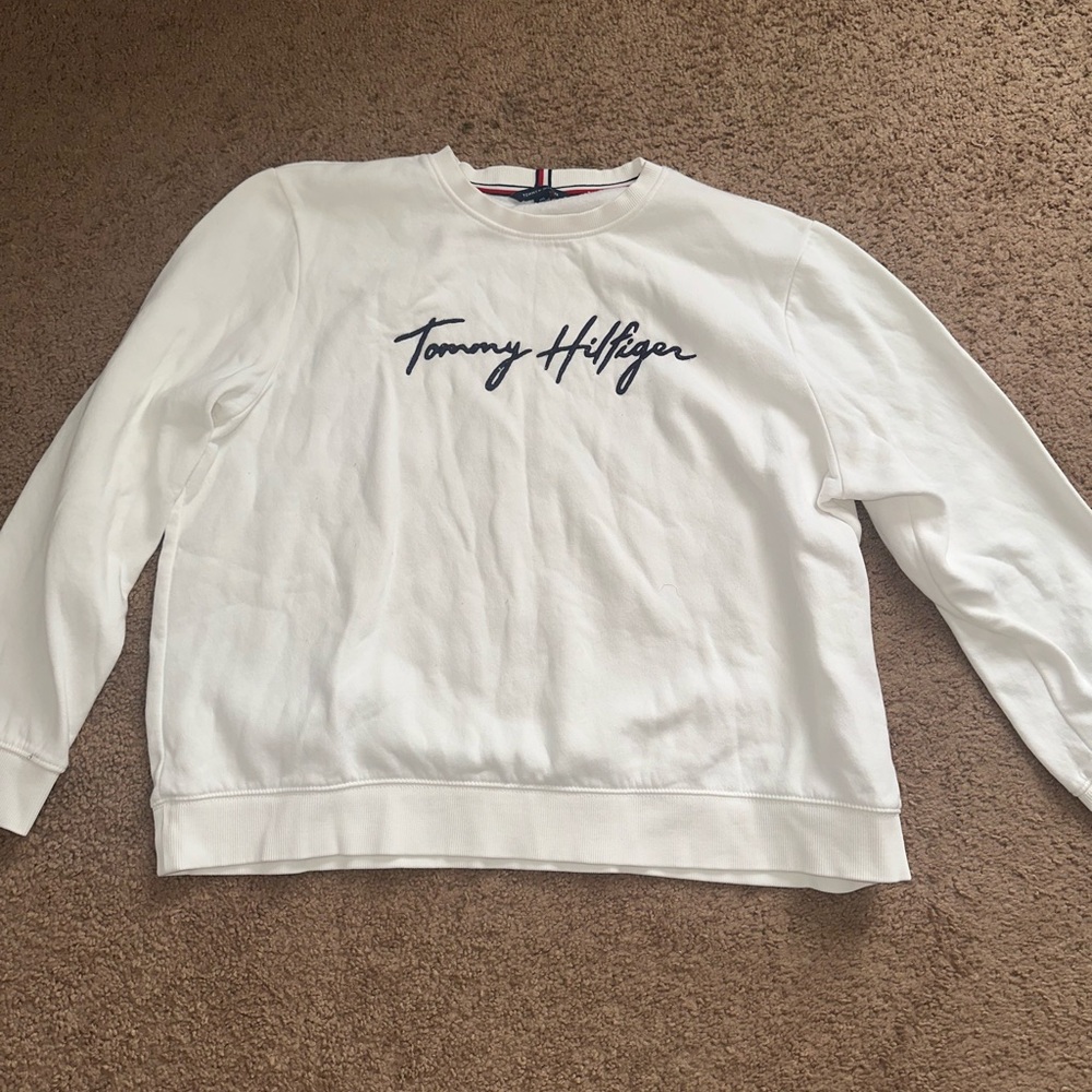 TOMMY HILFIGER SWEATSHIRT 🤍